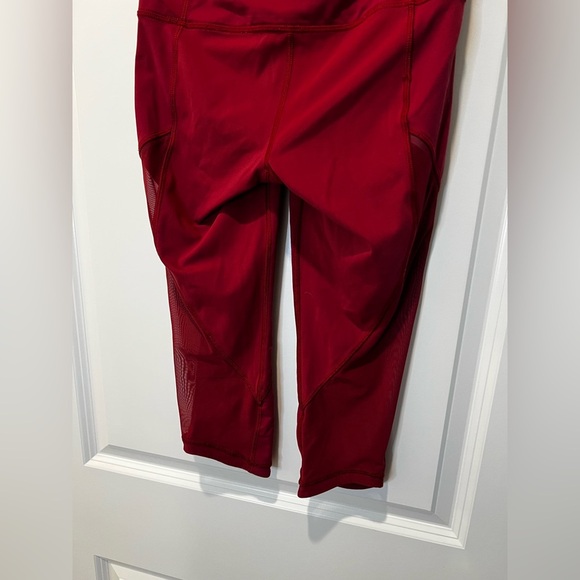 Lululemon Cropped Athletic Leggings Size 4 - Picture 4 of 6